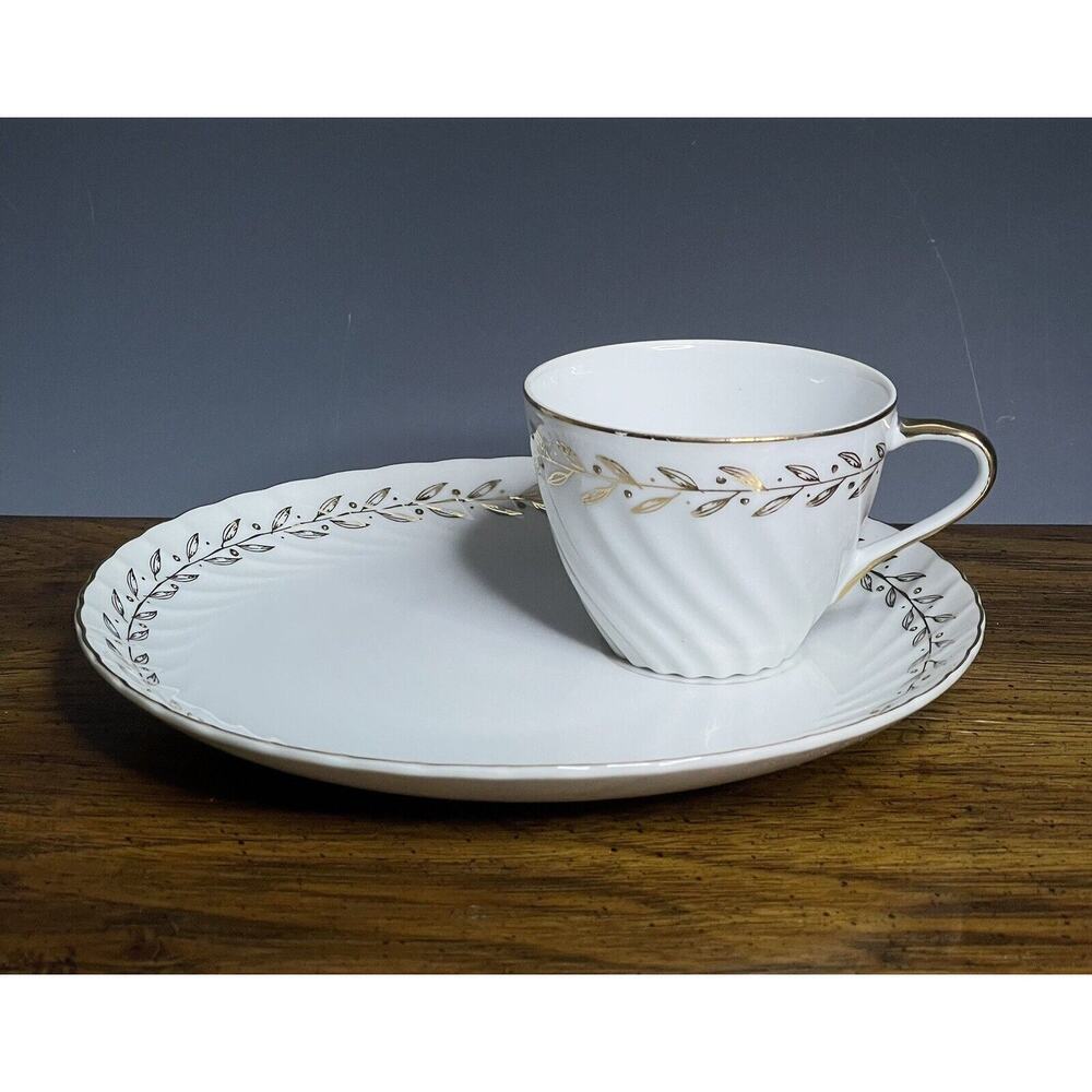 Lefton China Golden Laurel Gold Trim‎ Swirl Edge Snack Set Plate and Cup